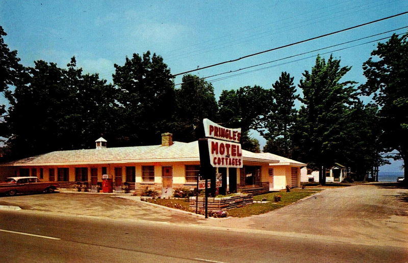Pringles Motel and Cottages - Old Postcard (newer photo)